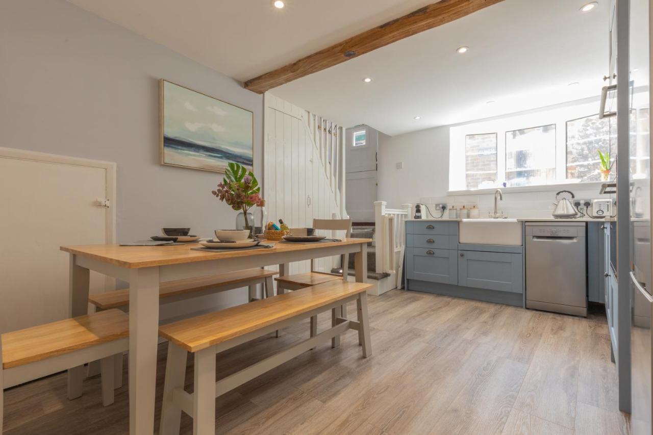 Lion Cottage Holt  Luaran gambar
